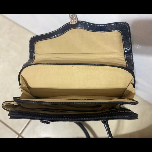 Black Leather Liz Claiborne Purse - Picture 4 of 6
